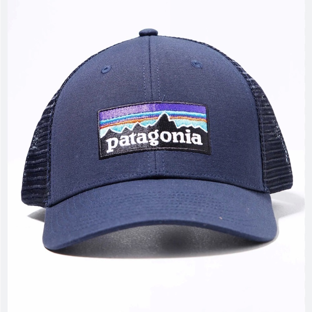 PATAGONIA NAVY CAP HAT . One size .